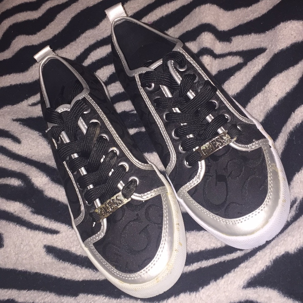 Black Guess Sneakers